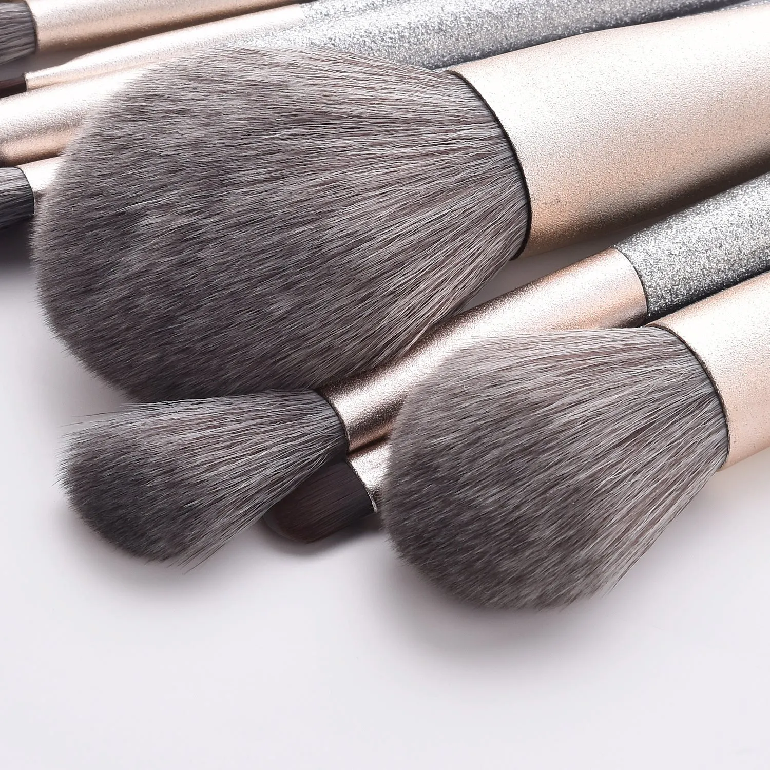 10 Piece Silver Shimmer Pro Sleek Brush Set - MQO 25 pcs